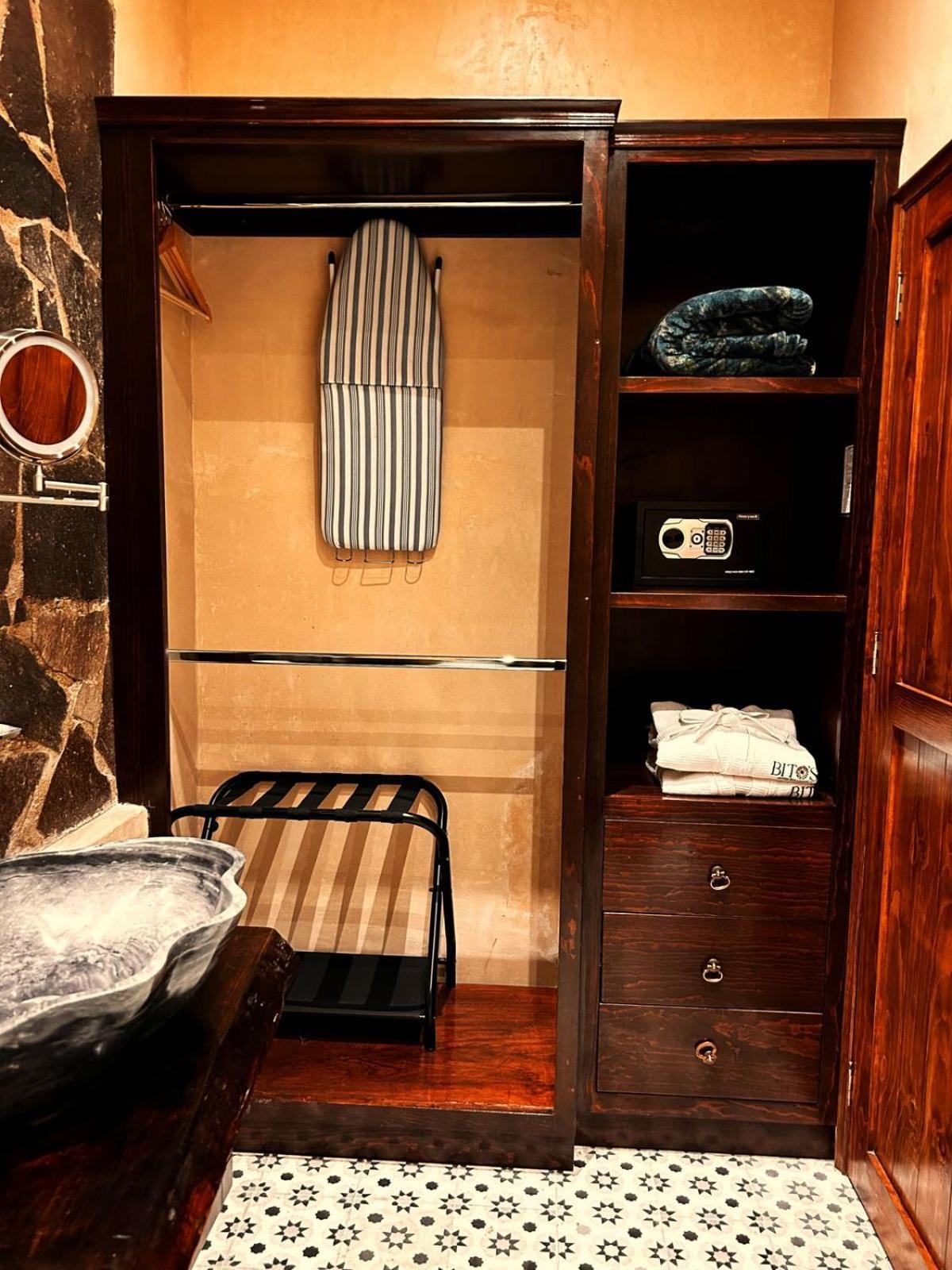 Bito's Boutique Bed & Breakfast *